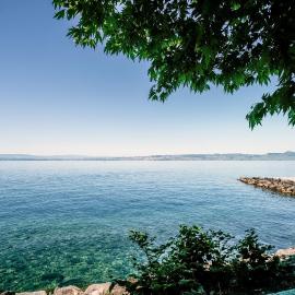 Pieds dans l'eau - Lac Léman - 2 min Evian - Spacieux，位于Neuvecelle的酒店