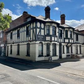 The Bridge Inn，位于滕伯里的酒店