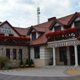 Zajazd Złota Podkowa，位于Wrocki的酒店