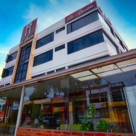 Hotel la Giralda，位于伊瓦拉的酒店