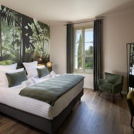 Hôtel Saint-Alban,位于Nézignan-lʼÉvêque的酒店