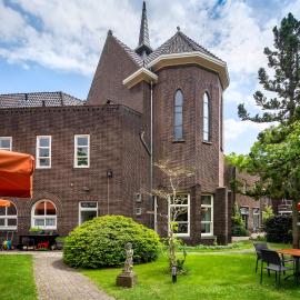 Kloosterhotel de Soete Moeder，位于登博斯的酒店