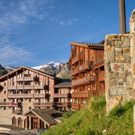 Résidences Village Montana by Les Etincelles，位于蒂涅的酒店