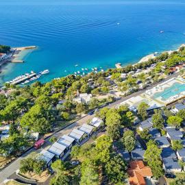 Memita Mobile homes, Selce，位于塞尔瑟的酒店