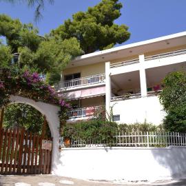 Zontanos Studios & Apartments，位于波罗斯的酒店