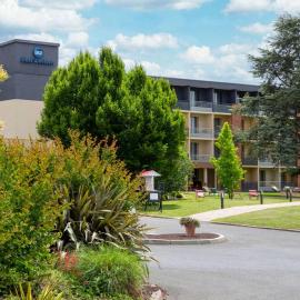 BEST WESTERN La Porte des Châteaux，位于卢瓦尔河畔默恩的酒店