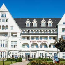Strandhotel Glücksburg，位于格吕克斯堡的酒店