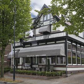 Zenzez Hotel & Lounge，位于阿珀尔多伦的酒店