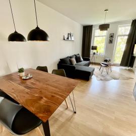 Purer Luxus mit 2 Schlafzimmern, Balkon und Privat-Parkplatz,位于莱比锡的酒店