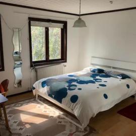 Spacious Room Near Uni & Hospital-6，位于于默奥的酒店
