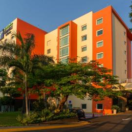 Holiday Inn Express & Suites Cuernavaca by IHG，位于库埃纳瓦卡的酒店