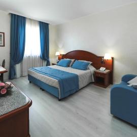 Edra Palace Hotel & Ristorante，位于卡西诺的酒店