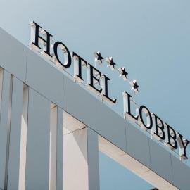 HOTEL LOBBY，位于比哈奇的酒店