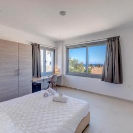 Chrysonisos Suites with Sunset & Seaviews near Kini，位于阿诺锡罗斯的酒店