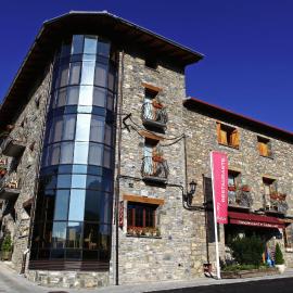 Hotel Restaurante Revestido，位于埃斯卡洛纳的酒店
