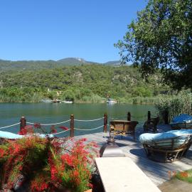Dalyan Riverside Private Gaia Koru Bungalows with Swimming Pool Adults Only，位于奥尔塔贾的酒店