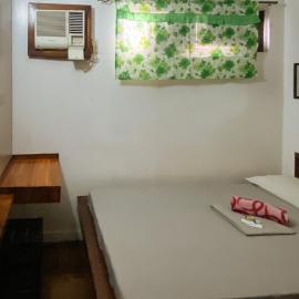 RedDoorz @ Sukitel Budget Hotel Nasugbu，位于纳苏格布的酒店