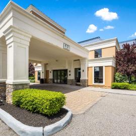 The Crossroads Hotel - Newburgh，位于纽堡的酒店