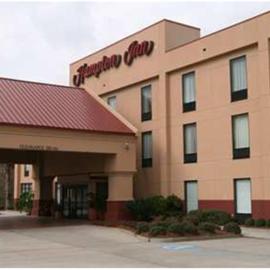Hampton Inn Laplace,位于拉普拉斯的酒店