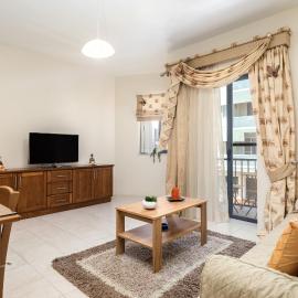 Spacious, Bright & Cosy 2 Bedroom 2 Bathroom Apartment - Msida Uni Heights，位于姆西达的酒店