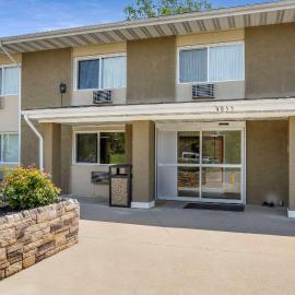 Rodeway Inn & Suites Grand Rapids Southeast,位于大急流城的酒店