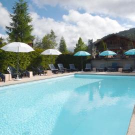 Loc'Hotel Alpen Sports，位于莱热的酒店