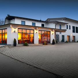 Hotel-Renner，位于Buchbach的酒店