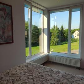 Spacious & Cozy Apartment with Forest View，位于Zapyškis的酒店