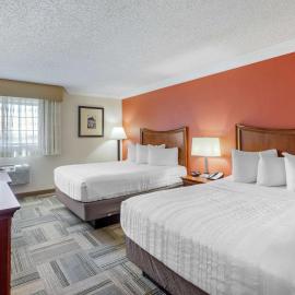Best Western Plus Loveland Inn，位于拉夫兰的酒店