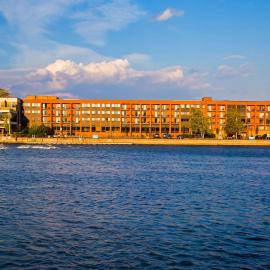 Best Western Plus Oswego Hotel and Conference Center,位于奥斯威戈的酒店