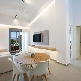 Elianthi Luxury Apartments，位于尼基亚娜的酒店
