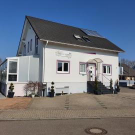 Pension Kuhn，位于鲁斯特的酒店