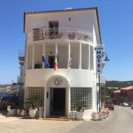 Hotel Da Cecco，位于圣特雷莎加卢拉的酒店