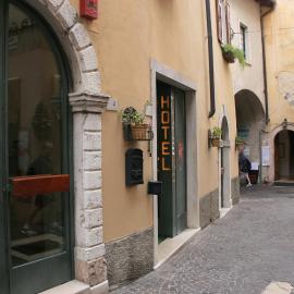 Hotel Modena old town，位于马尔切西内的酒店