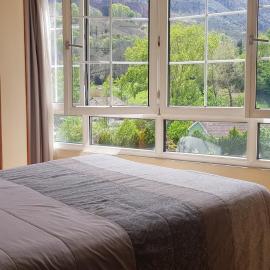 Hotel Naranjo De Bulnes,位于阿里纳斯·德·卡伯瑞勒斯的酒店