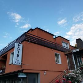 Hotel Zur Rose,位于巴特卡尔斯哈芬的酒店