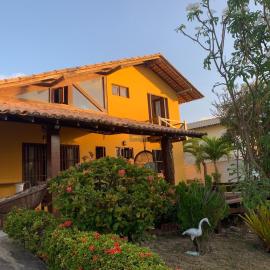 Excelente casa na Praia do Coqueiro com 4 suítes a 100m da praia，位于Coqueiro的酒店