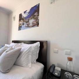 Vale do Zêzere Hotel，位于曼泰加什的酒店