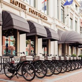 Post-Plaza Hotel & Grand Café,位于吕伐登的酒店