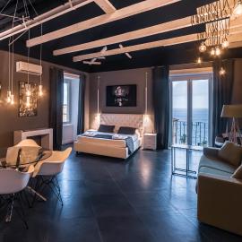 Residenza Nausicaa - 50 meters from the beach，位于皮佐的酒店