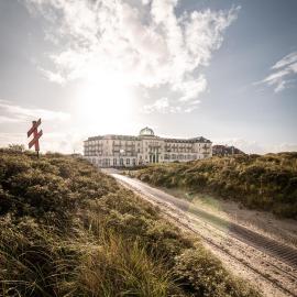Strandhotel Kurhaus Juist，位于于斯德的酒店