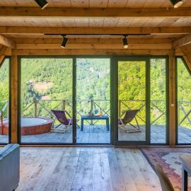 Check Inn Merisi Spa and Resort，位于Gundauri的酒店