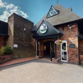 Village Hotel Manchester Hyde，位于海德的酒店