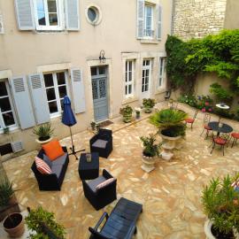 Maison d'hôtes de charme - Au Lys Blanc，位于沙托鲁的酒店