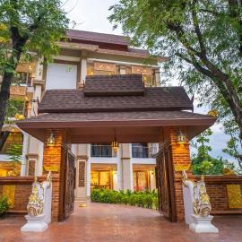 Siri Nakornpink Chiang Mai Hotel SHA Plus,位于清迈的酒店