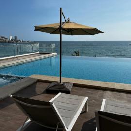 Luxury condo en Malecón, Alberca Infinity & Jacuzzi，位于马萨特兰的酒店