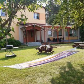 Jõesuu Home Accommodation，位于Purtsi的酒店