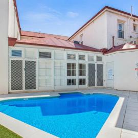 Ground Floor Centrally Located Apt 22 - Smugglers Inn，位于维克多港的酒店