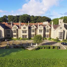 Redworth Hall Hotel- Part of the Cairn Collection，位于达灵顿的酒店