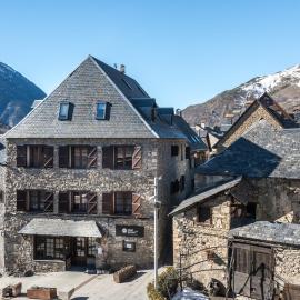 Hotel SNÖ Mont Romies，位于萨拉尔杜的酒店